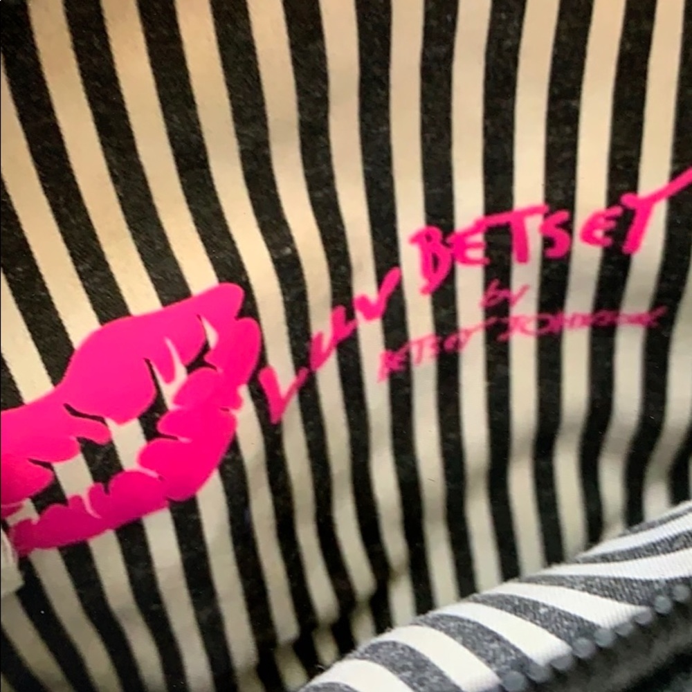 Luv Betsey  Kitty Purse - Picture 3 of 3